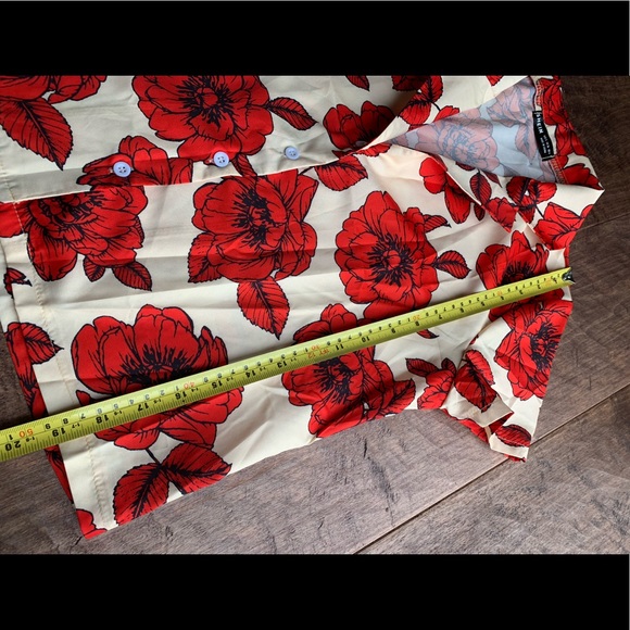 *NEW* Shein Floral button up blouse. - Picture 8 of 11